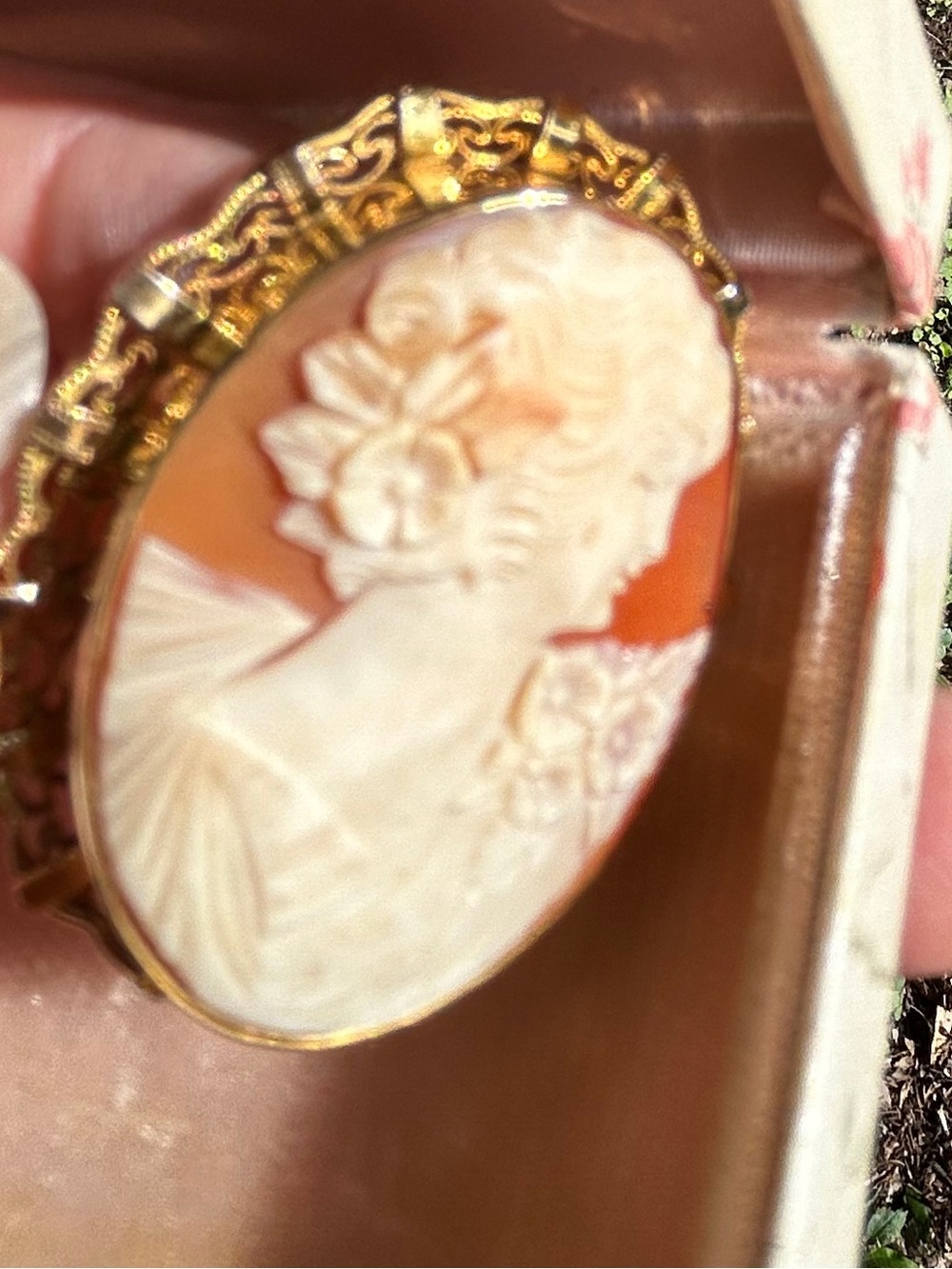 Vintage 1/20 12K Gold Filled Cameo Brooch/Pendant Hand Carved Shell - Picture 7 of 8